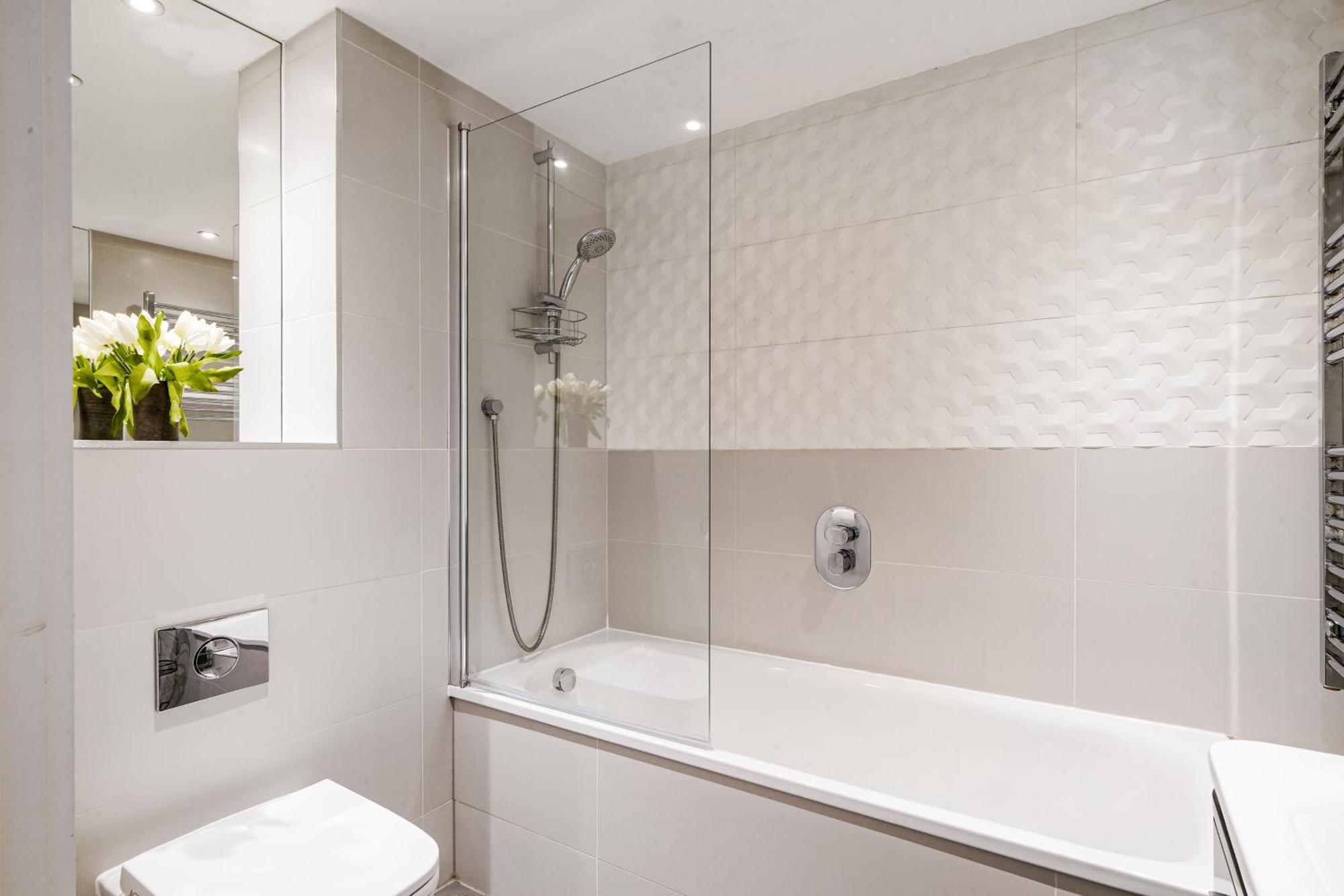 Luxury Apartment With Stunning Views On 10Th Floor Edgware Bagian luar foto